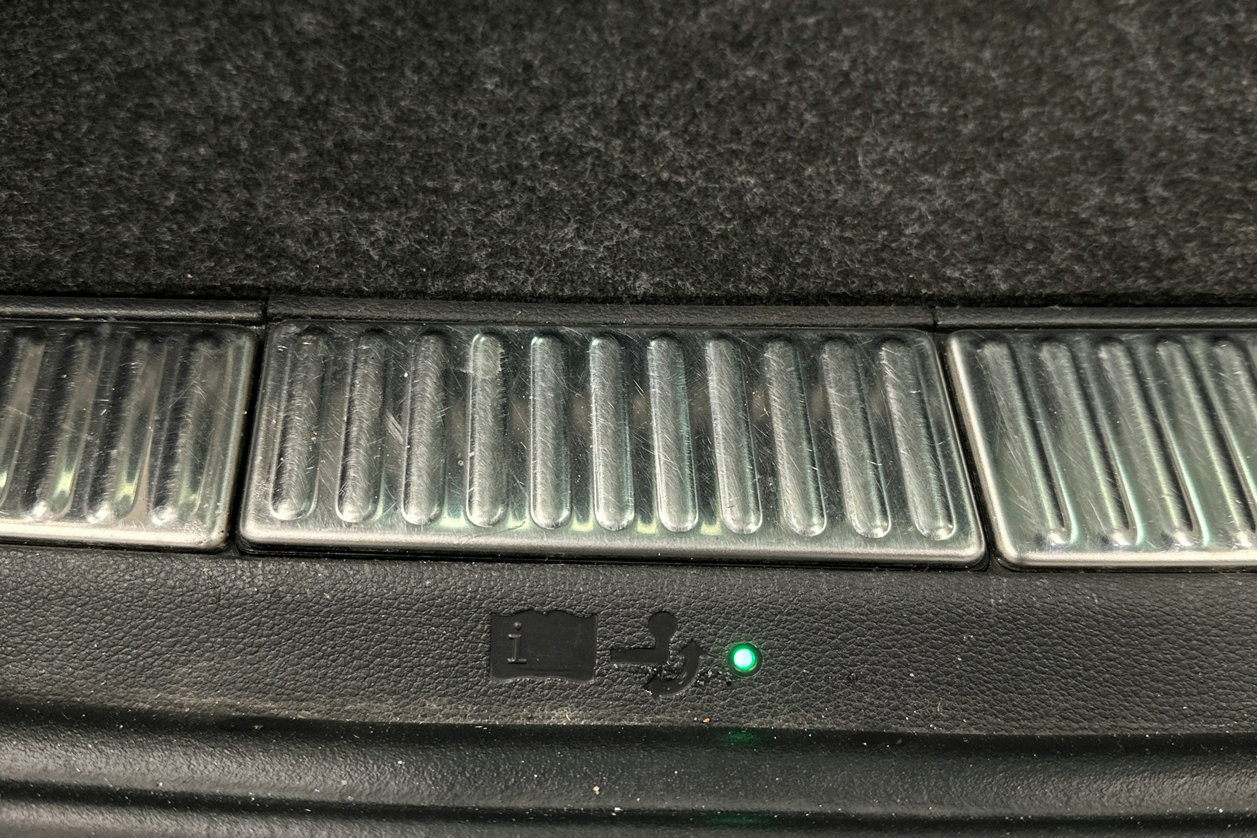 valkoinen Skoda Superb 2021 kuva 13.