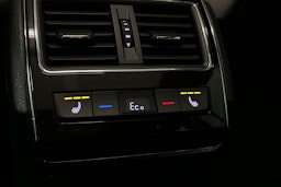 valkoinen Skoda Superb 2021 kuva 17.