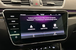 valkoinen Skoda Superb 2021 kuva 25.