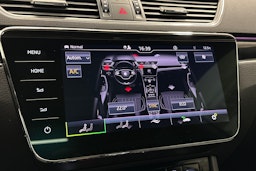 valkoinen Skoda Superb 2021 kuva 26.