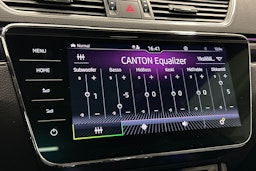 valkoinen Skoda Superb 2021 kuva 31.