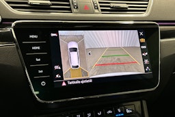 valkoinen Skoda Superb 2021 kuva 33.