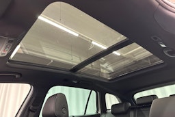 valkoinen Skoda Superb 2021 kuva 34.