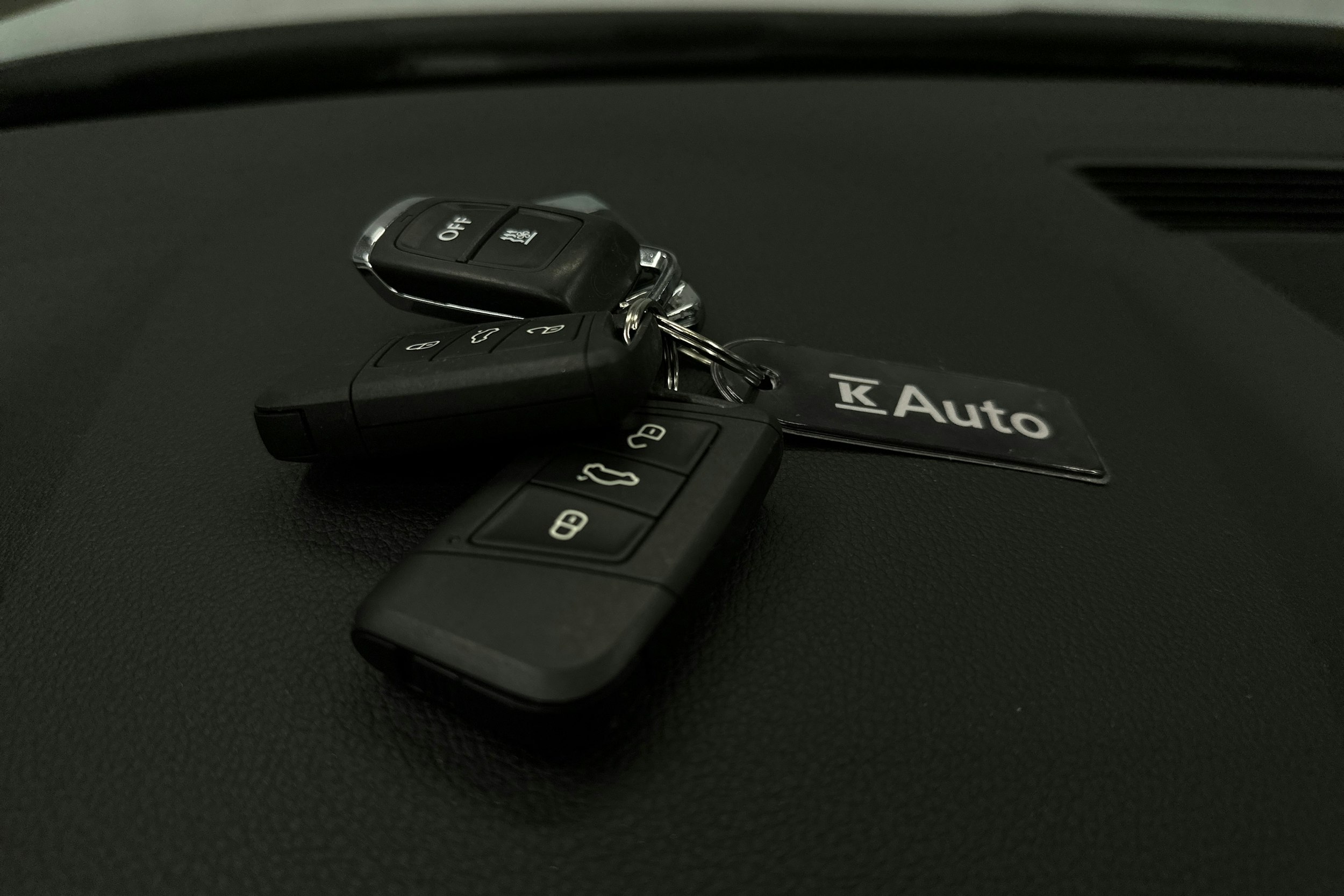 valkoinen Skoda Superb 2021 kuva 35.