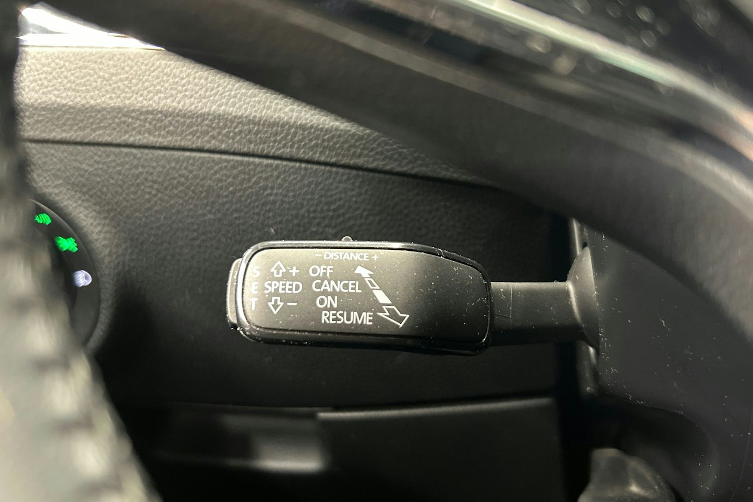 musta Skoda Superb 2022 kuva 20.