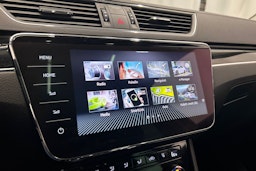 musta Skoda Superb 2022 kuva 21.