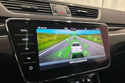 musta Skoda Superb 2022 kuva 25.