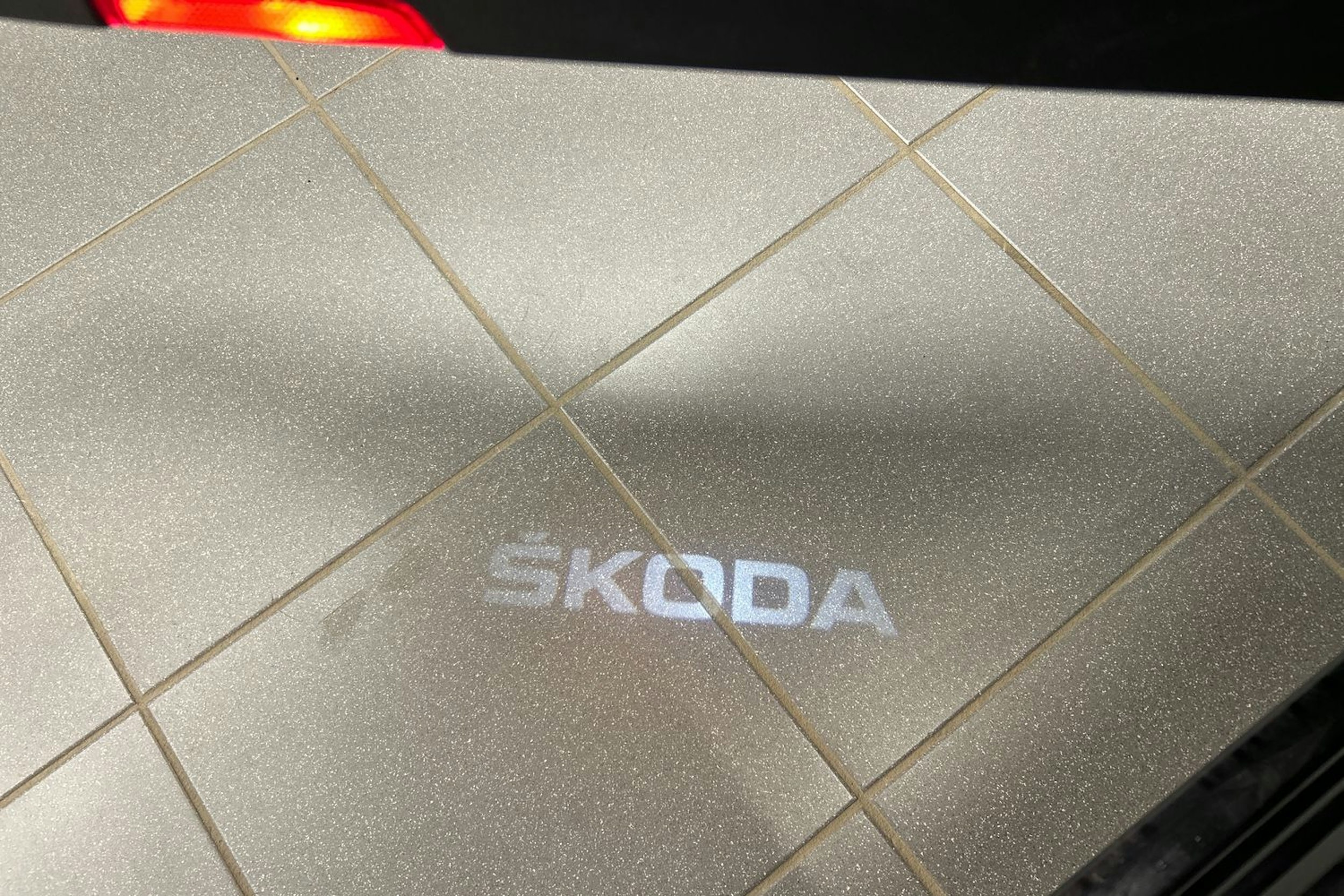 musta Skoda Superb 2022 kuva 29.