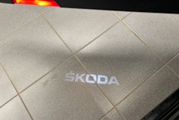 musta Skoda Superb 2022 kuva 29.