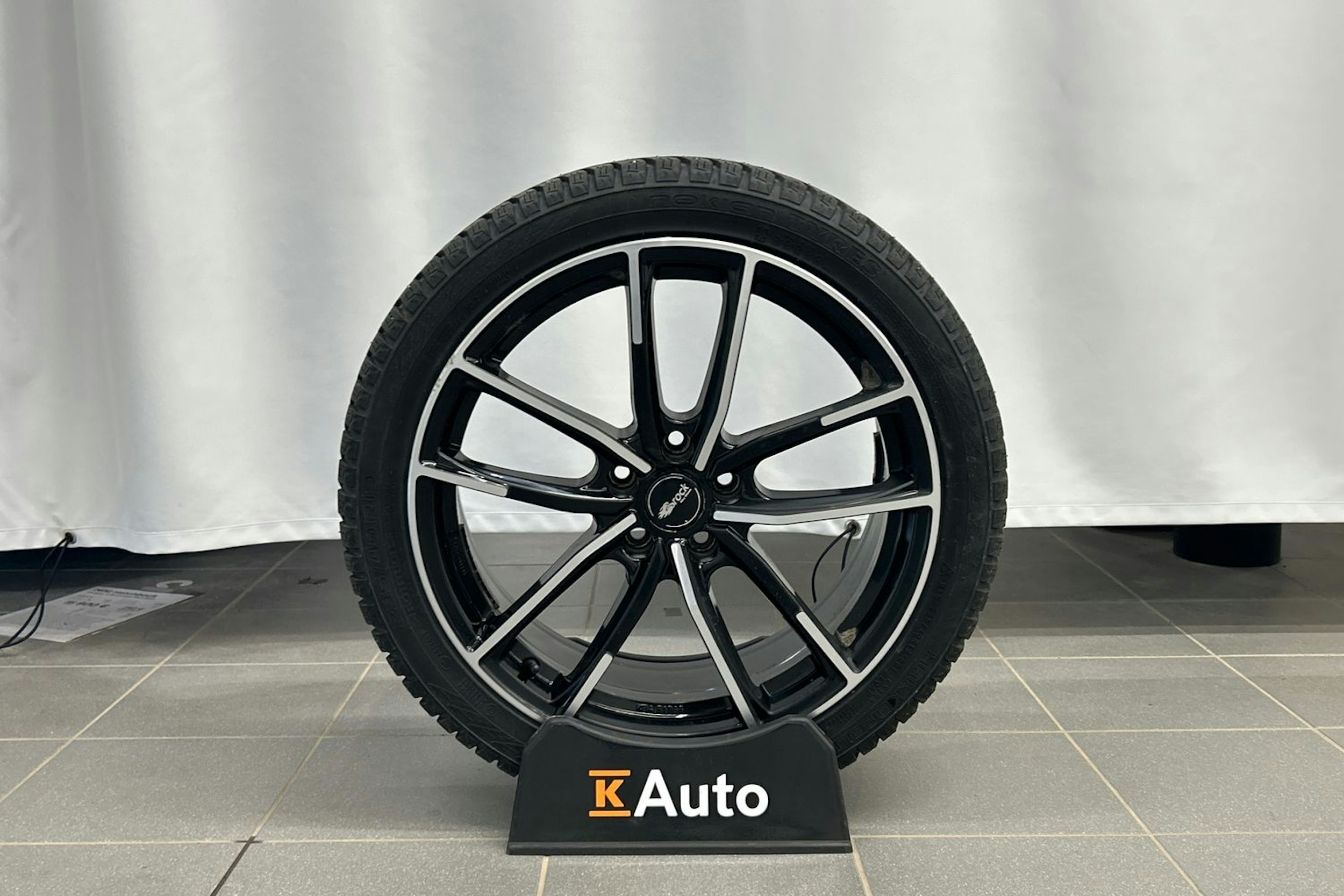 musta Skoda Superb 2022 kuva 35.
