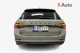 harmaa Skoda Superb 2022 kuva 3.