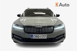 harmaa Skoda Superb 2022 kuva 5.
