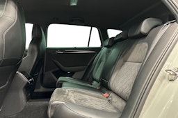 harmaa Skoda Superb 2022 kuva 10.
