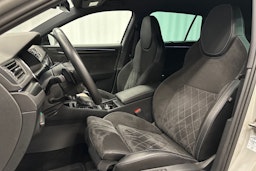 harmaa Skoda Superb 2022 kuva 17.