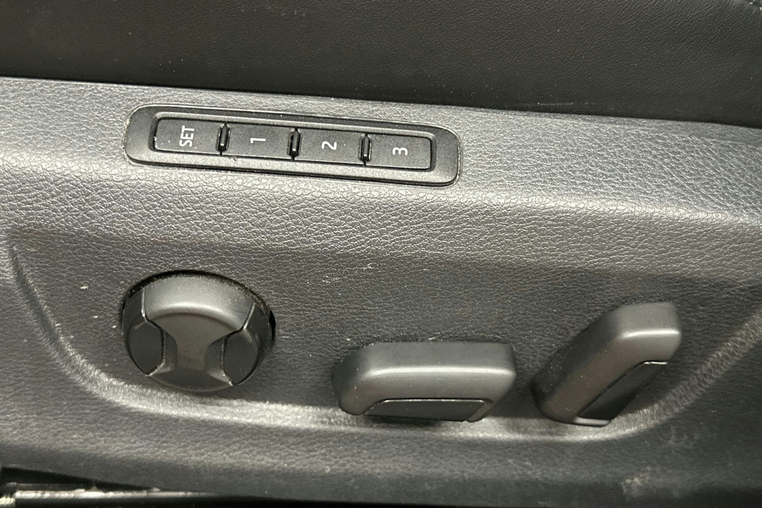 harmaa Skoda Superb 2022 kuva 18.