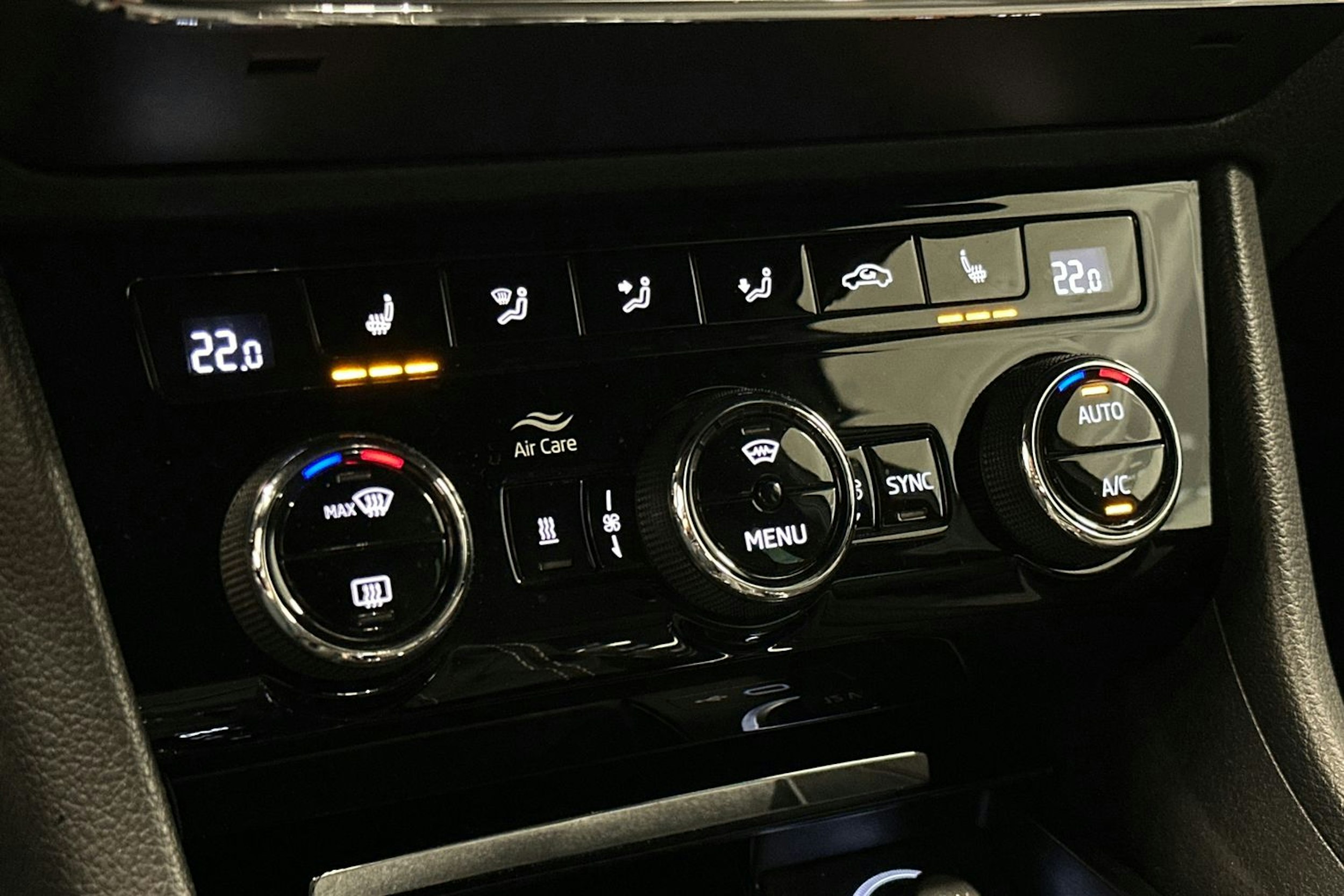 harmaa Skoda Superb 2022 kuva 26.