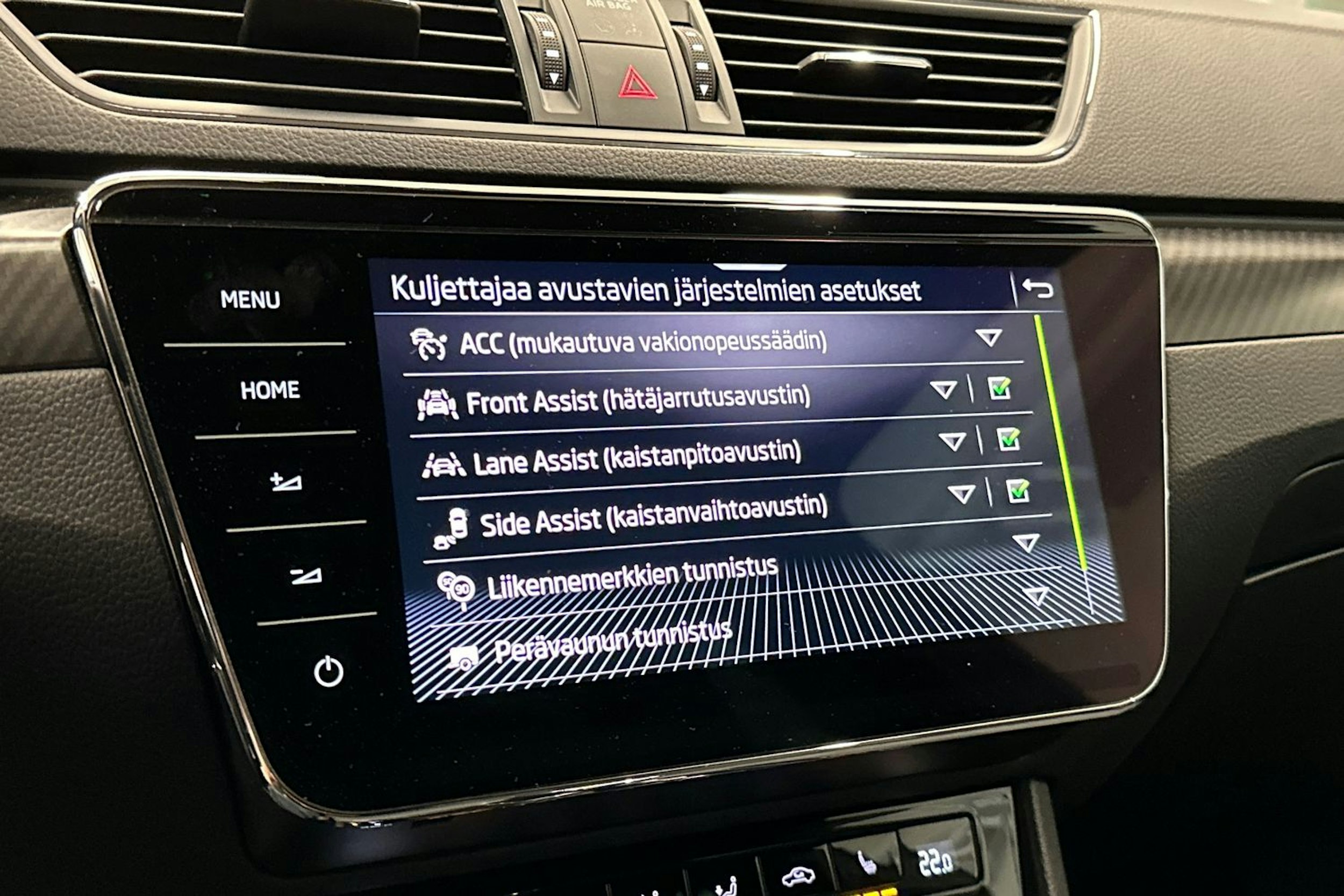 harmaa Skoda Superb 2022 kuva 29.
