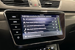 harmaa Skoda Superb 2022 kuva 29.