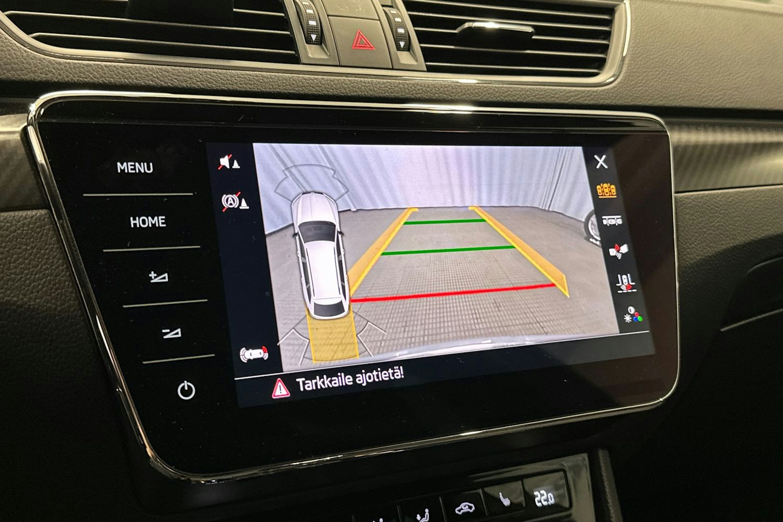 harmaa Skoda Superb 2022 kuva 32.