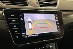 harmaa Skoda Superb 2022 kuva 32.
