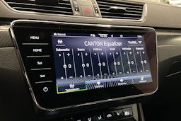harmaa Skoda Superb 2022 kuva 33.