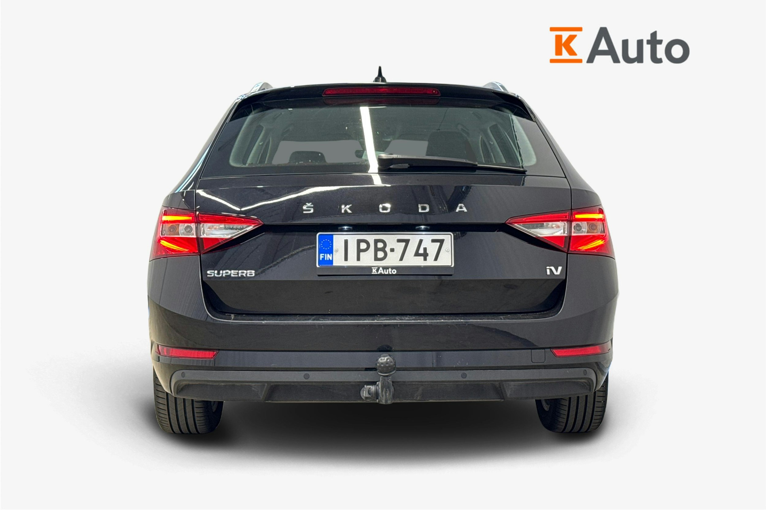 Musta Skoda Superb 2022 kuva 3.