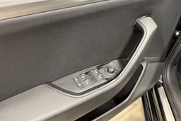 Musta Skoda Superb 2022 kuva 16.