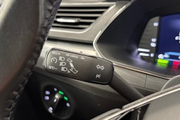 Musta Skoda Superb 2022 kuva 19.