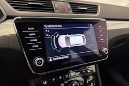 Musta Skoda Superb 2022 kuva 26.