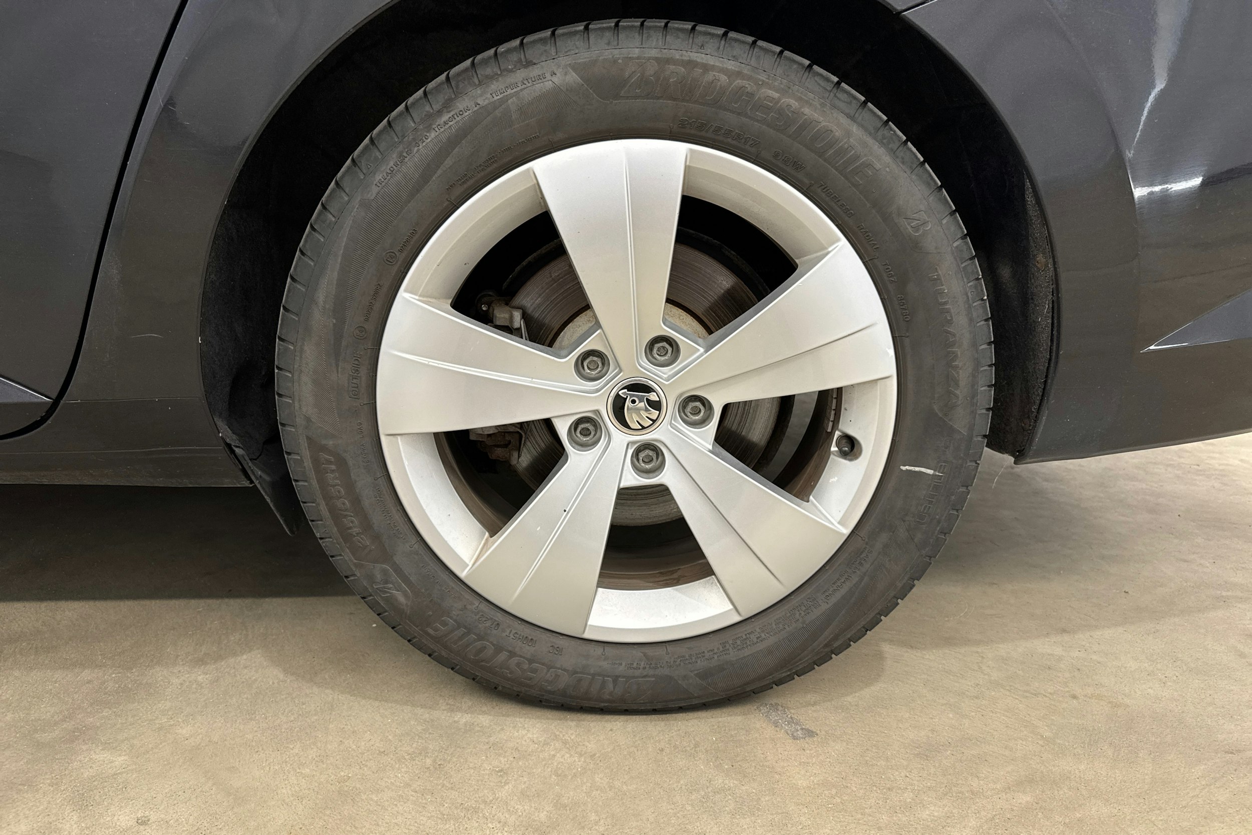 Musta Skoda Superb 2022 kuva 28.