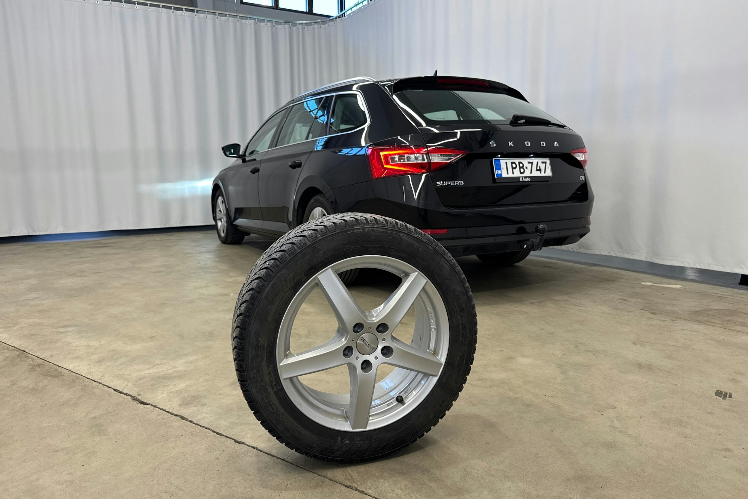 Musta Skoda Superb 2022 kuva 29.
