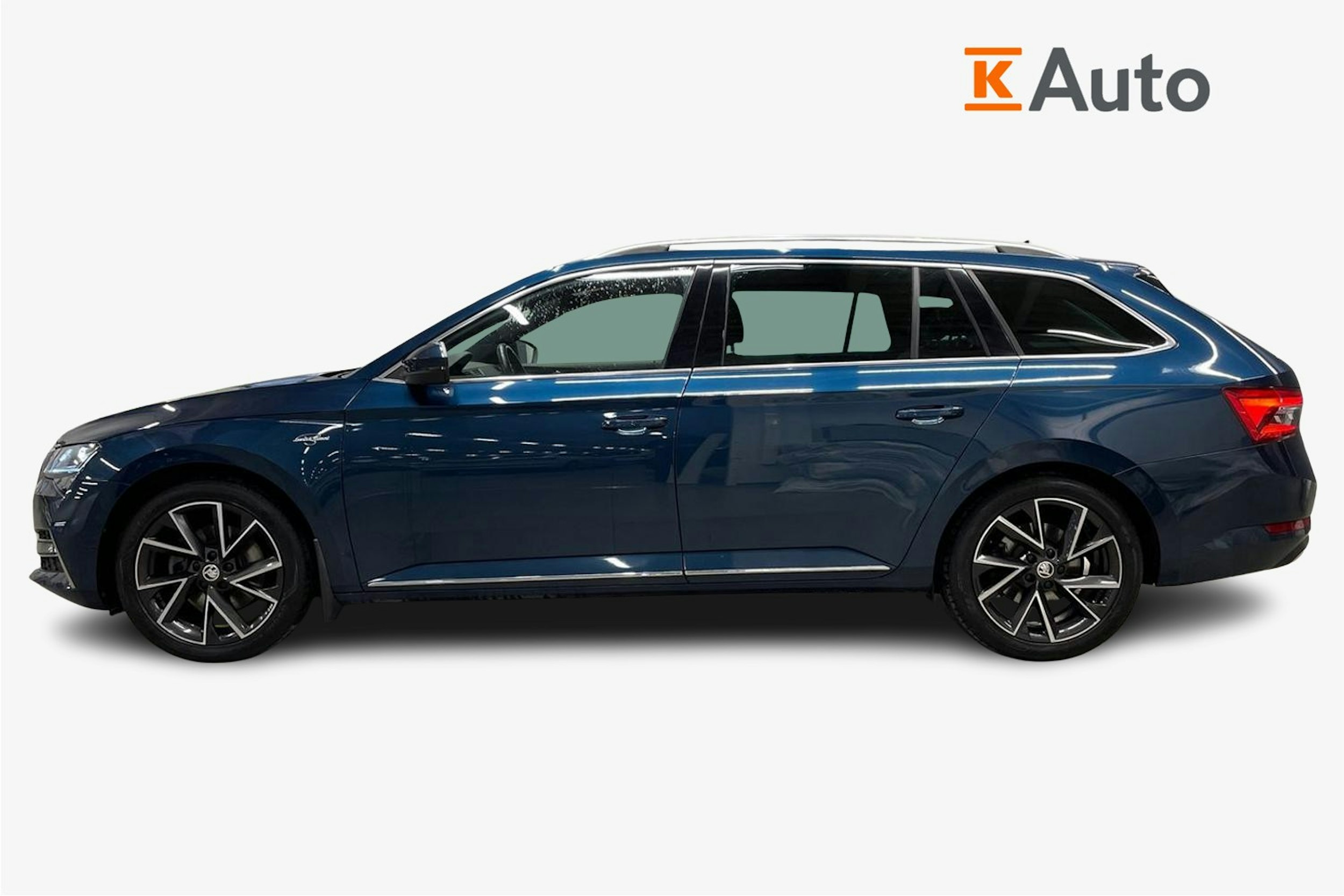 Sininen Skoda Superb 2022 kuva 6.