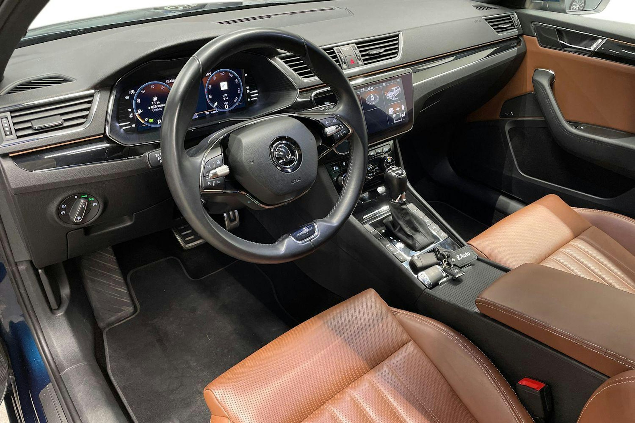 Sininen Skoda Superb 2022 kuva 7.