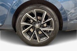 Sininen Skoda Superb 2022 kuva 11.