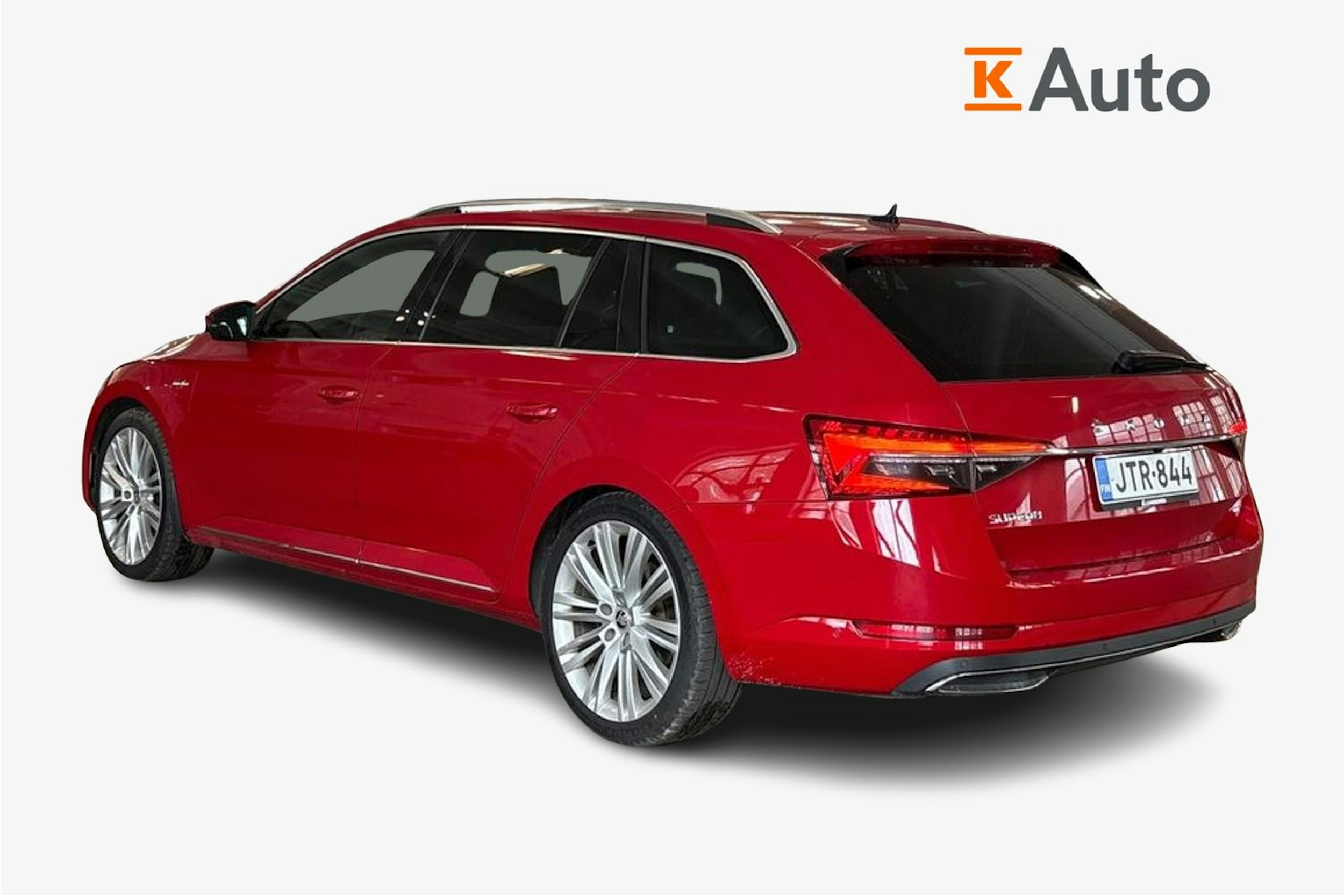 punainen Skoda Superb 2022 kuva 2.