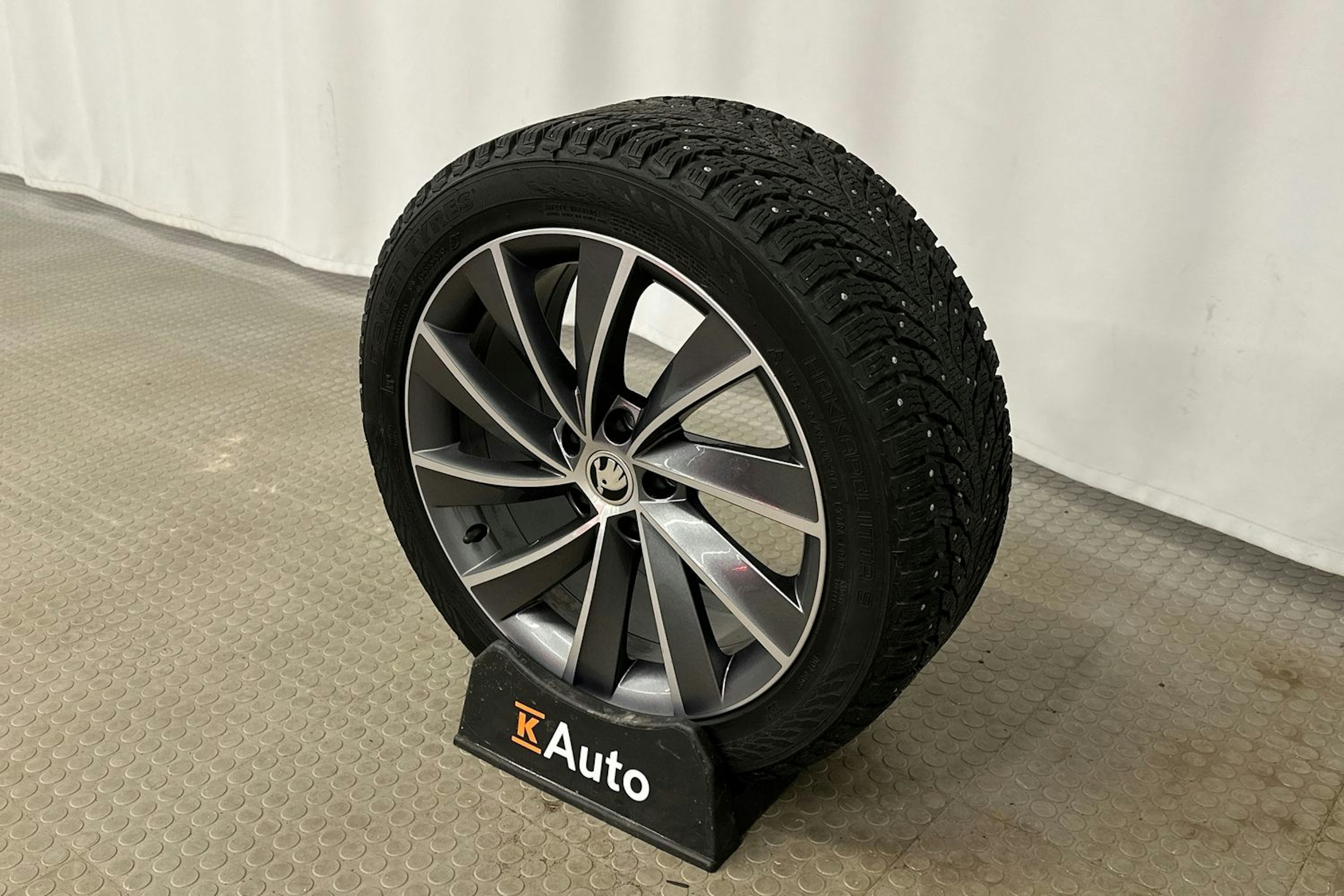 punainen Skoda Superb 2022 kuva 13.