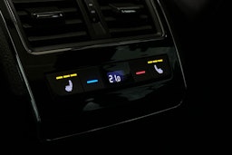 punainen Skoda Superb 2022 kuva 16.