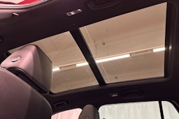 punainen Skoda Superb 2022 kuva 18.