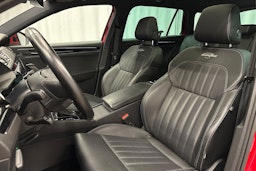punainen Skoda Superb 2022 kuva 19.