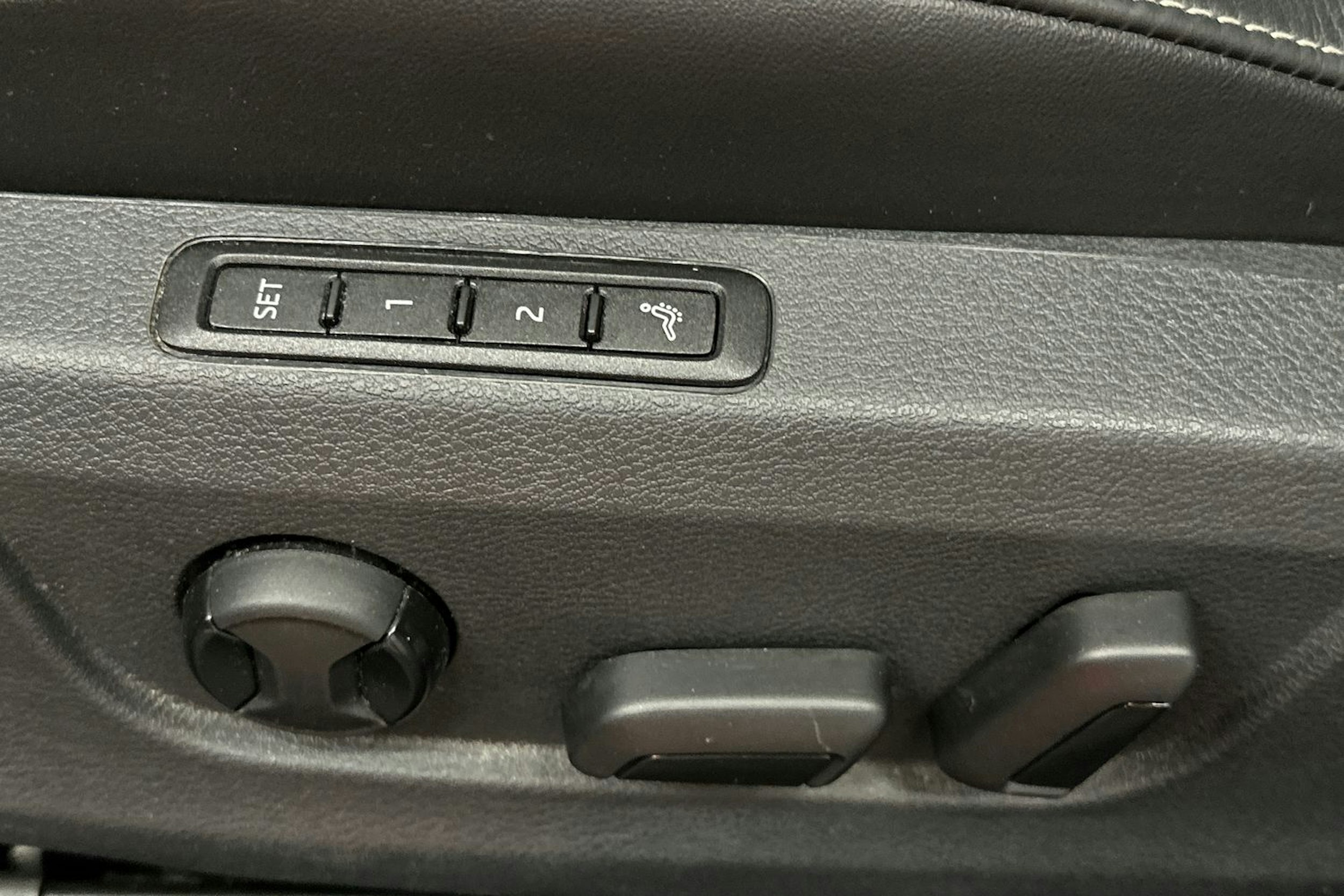 punainen Skoda Superb 2022 kuva 20.