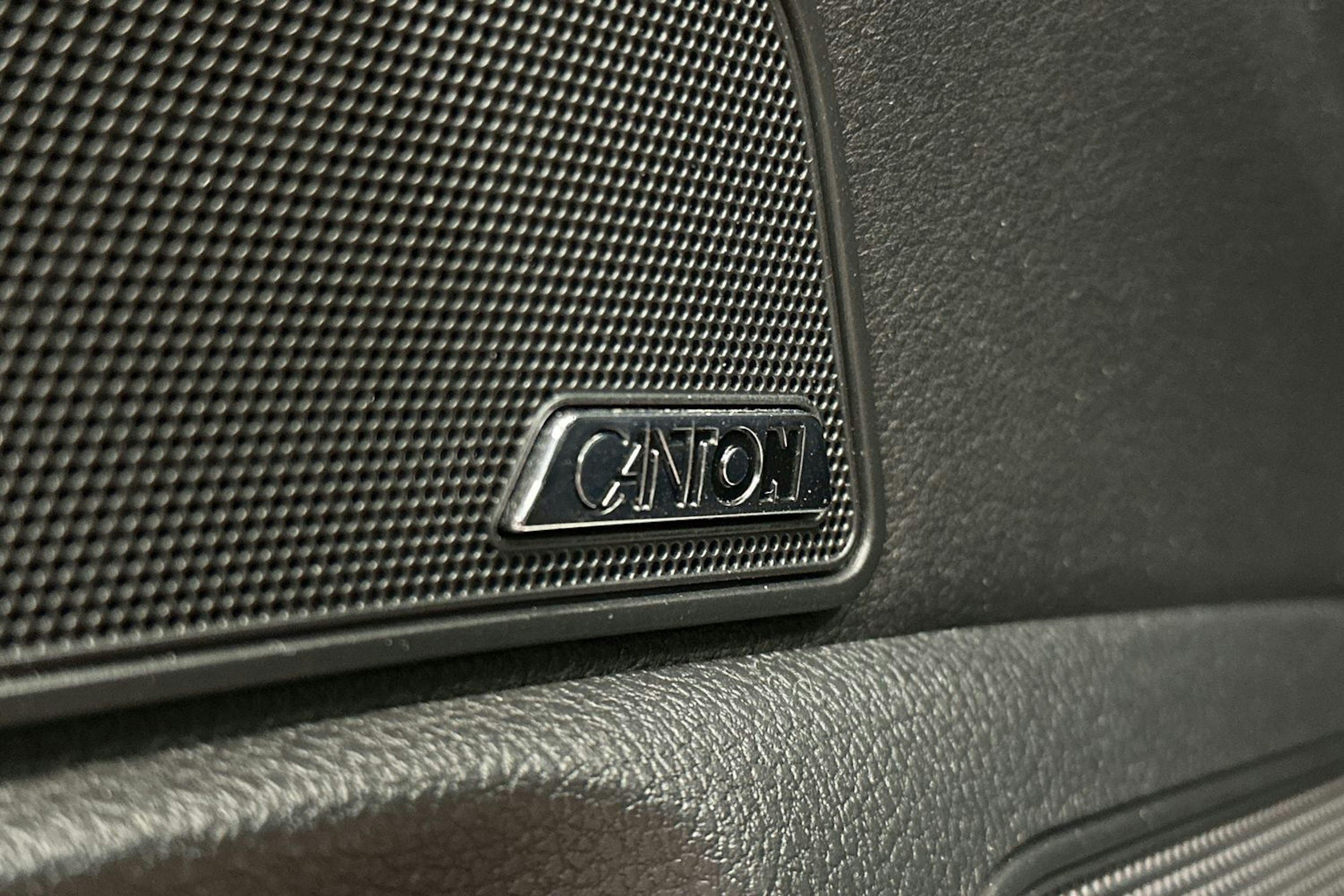 punainen Skoda Superb 2022 kuva 21.