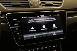 punainen Skoda Superb 2022 kuva 30.