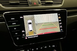 punainen Skoda Superb 2022 kuva 32.