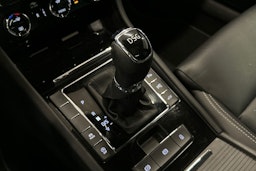 punainen Skoda Superb 2022 kuva 33.