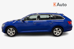 sininen Skoda Superb 2022 kuva 5.