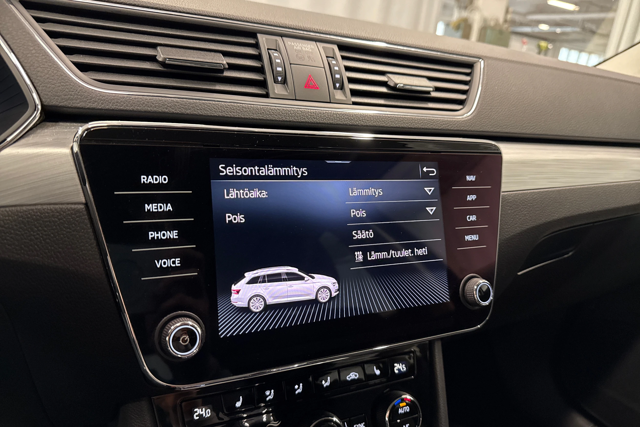 sininen Skoda Superb 2022 kuva 21.