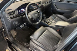 musta Skoda Superb 2022 kuva 3.