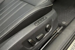 musta Skoda Superb 2022 kuva 12.