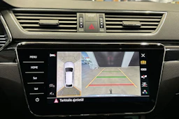 musta Skoda Superb 2022 kuva 22.