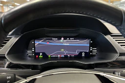 musta Skoda Superb 2022 kuva 28.